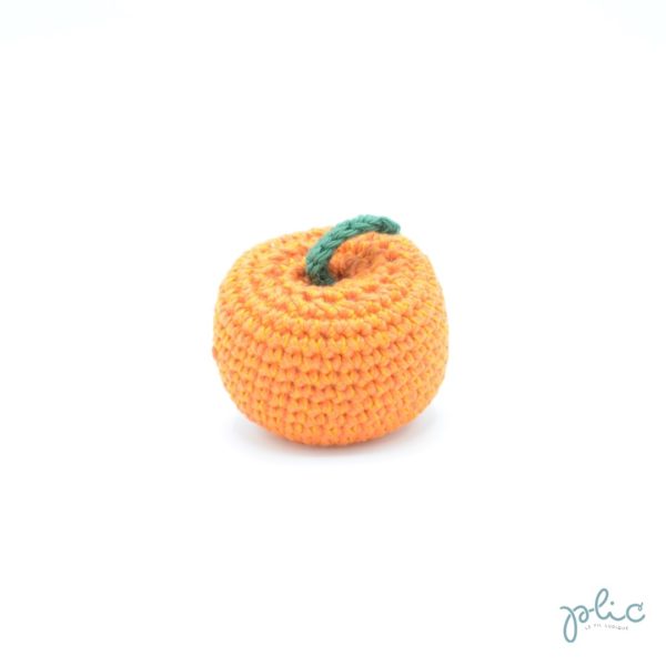 Boule de 4cm de haut et 6cm de diamètre avec feuille, le tout crocheté par Plic.