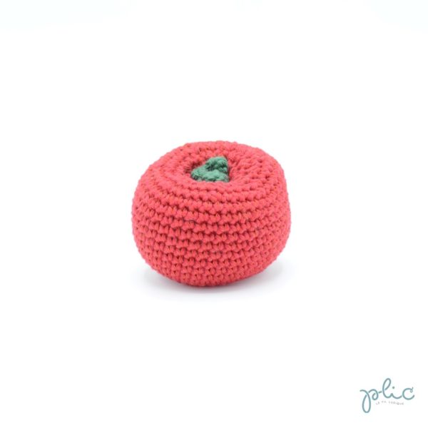 Tomate de 6cm de diamètre crochetée par Plic.