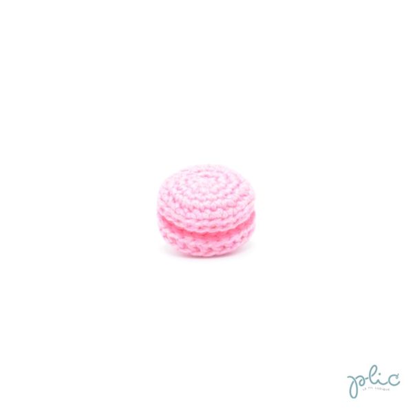 macaron rose moyen de 3cm de diamètre, crocheté par Plic