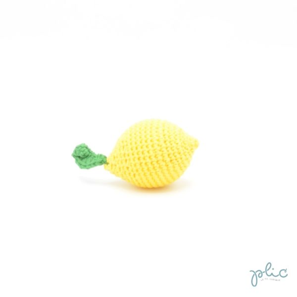 Citron de 7cm de haut et 5cm de diamètre avec feuille, le tout crocheté par Plic.